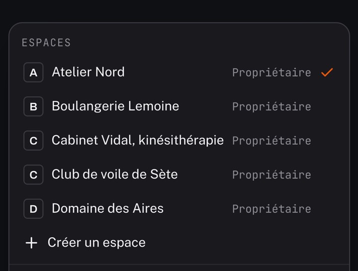Le menu des espaces du studio Eqlo : l’espace de l’agence et un espace par client